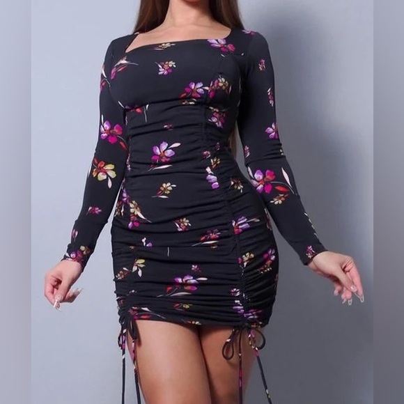 Long Sleeve Side Ruching Floral Mini Dress - Picture 1 of 3